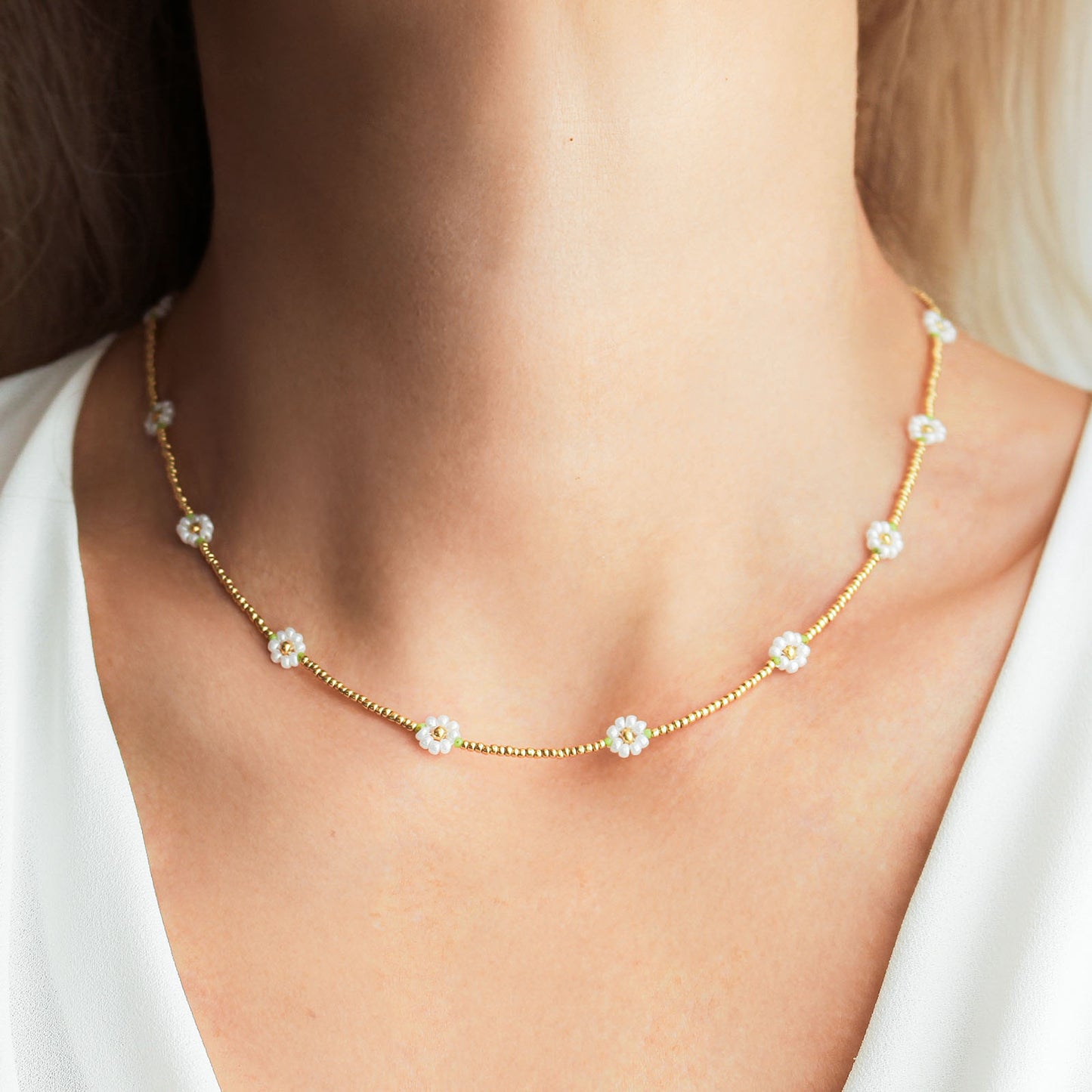 Collana margherite al meriggio