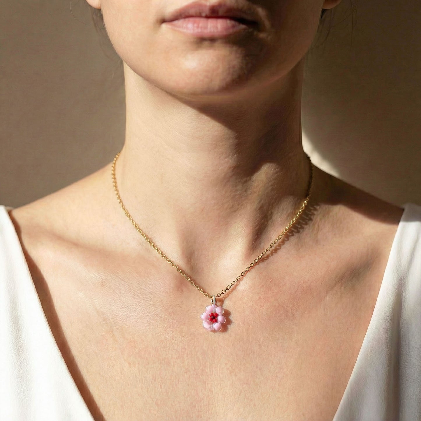 Collana oro con pendente fiore di ciliegio